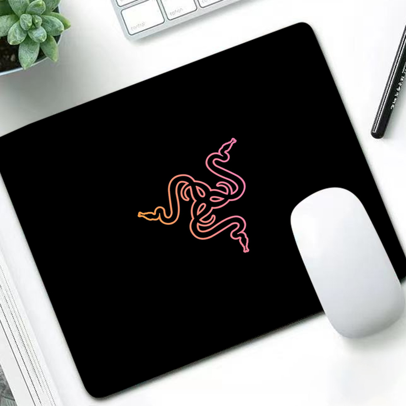 Laptop Accessories For Gaming - Razer luxo mouse pad anime gamer